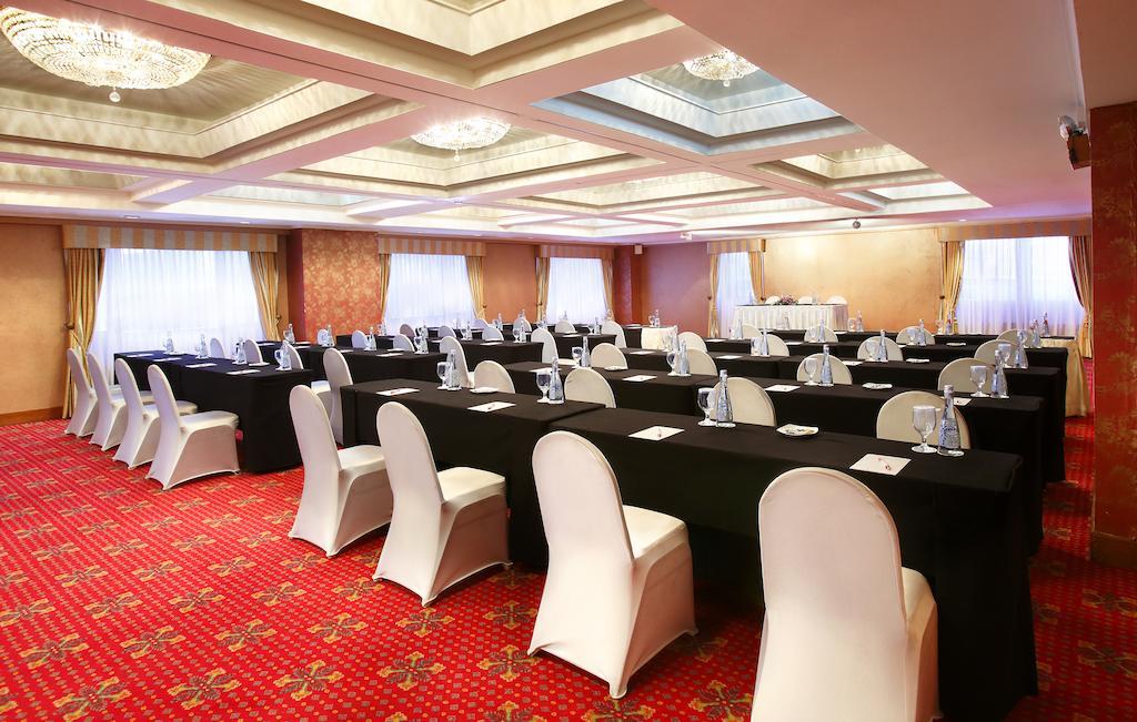 Ambhara Hotel Jakarta Extérieur photo